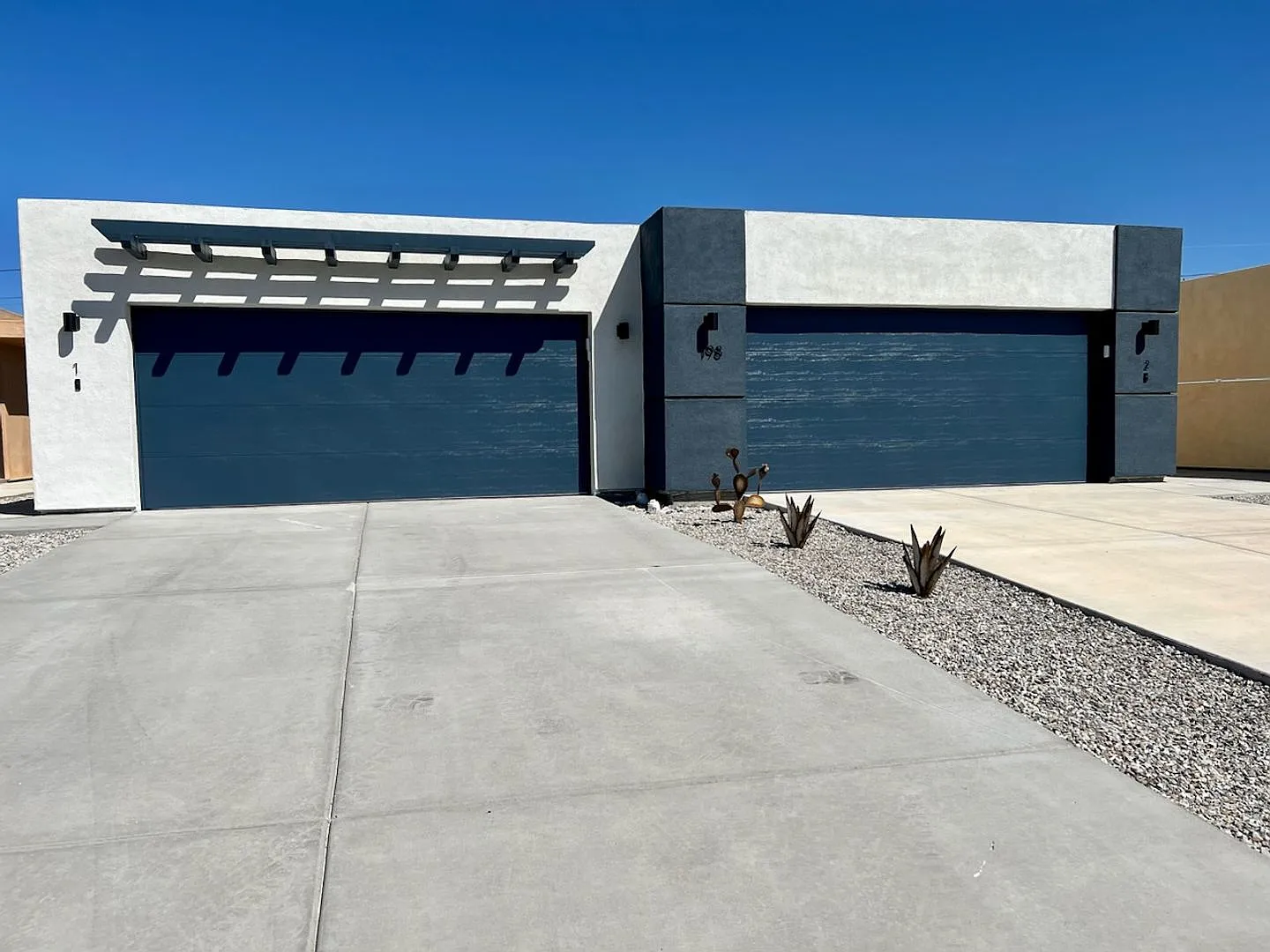 186 Palm Ave. — Photo 1