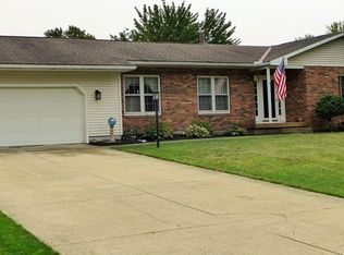 1605 Elmwood Dr, Ashtabula, OH 44004