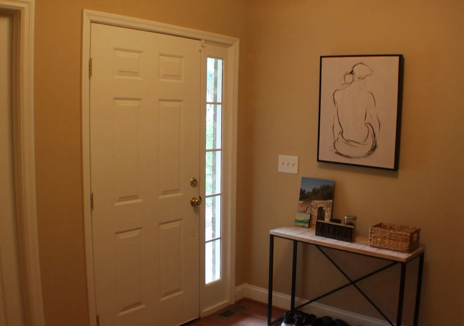 Beautiful Single Family Home - 4 Bedrooms & 2 Full Baths! — Photo 3