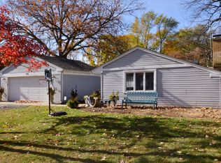 125 Lockerbie Ln, Wilmette, IL 60091