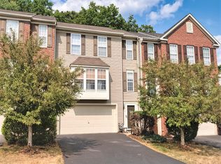 516 Village Green Blvd W, Mars, PA 16046