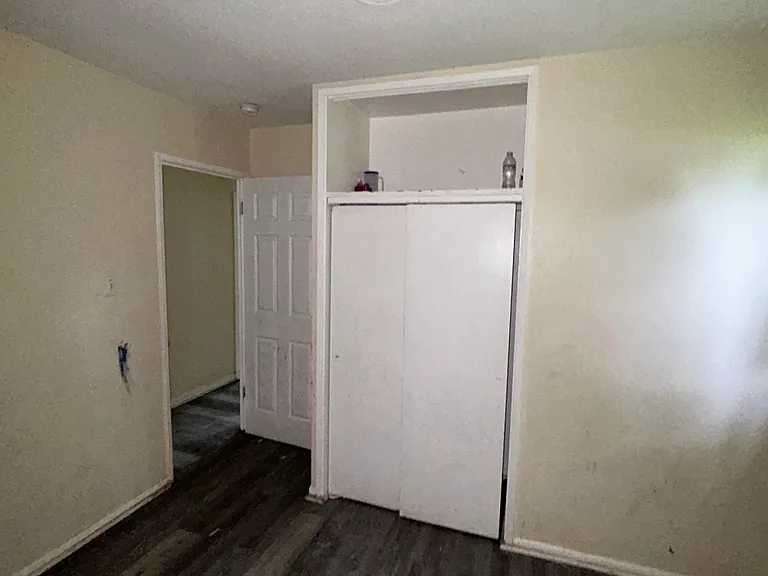 2 E Adams Dr — Photo 16