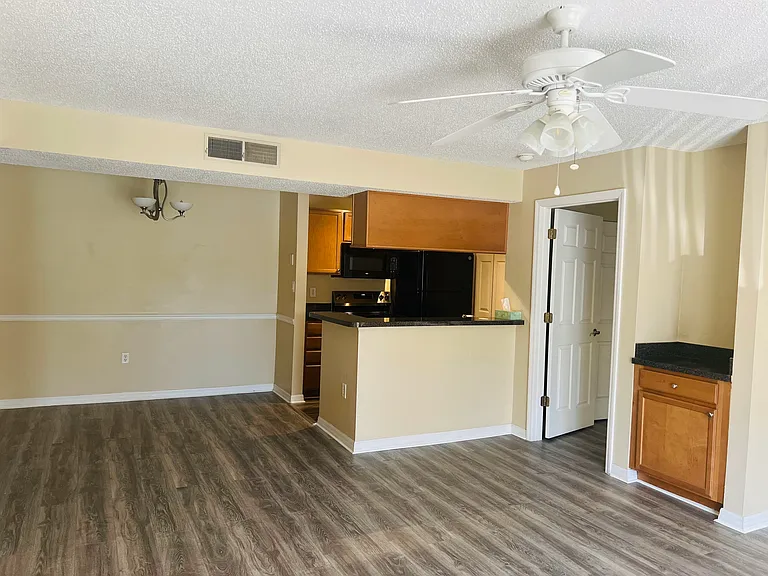 314 Lake Parsons Grn #201 — Photo 28