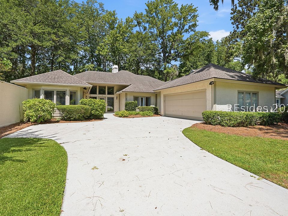 1st image of 12 Golden Hind Dr