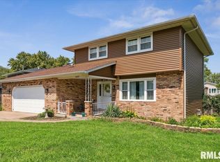 2222 W 30th St, Davenport, IA 52804