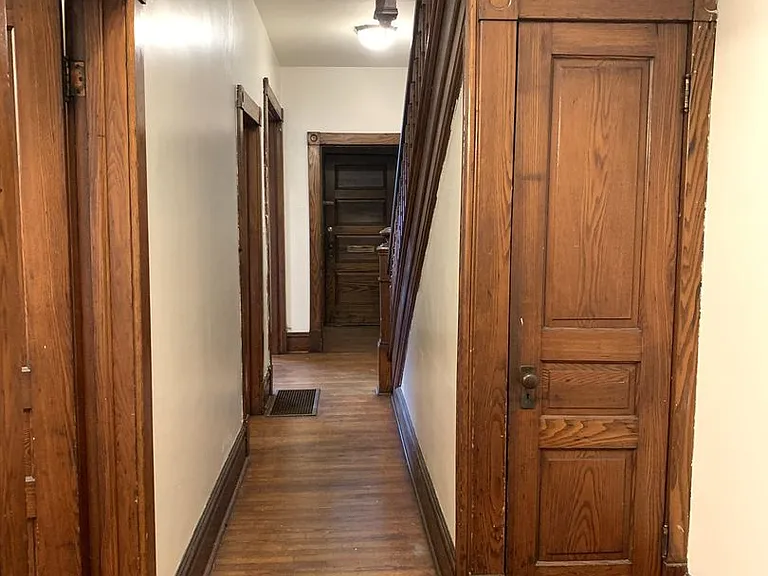 577 Lincoln Way E — Photo 8