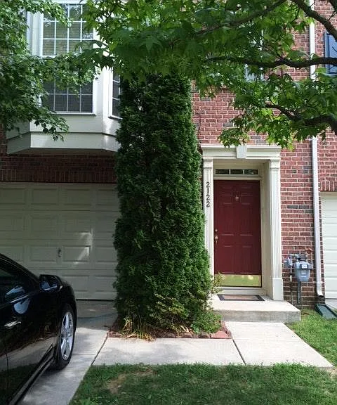 2122 Bexley Dr — Photo 1