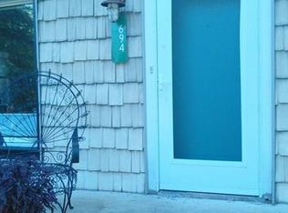 694 Barton Dr, Ann Arbor, MI 48105