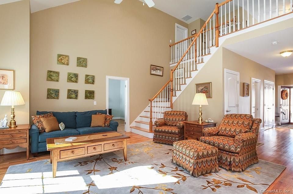 1st image of 48 Jennifers Way