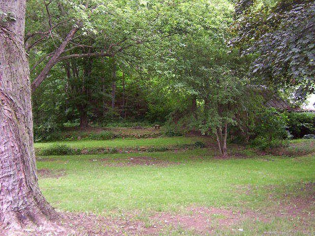 2nd image of 200 Riverside Dr