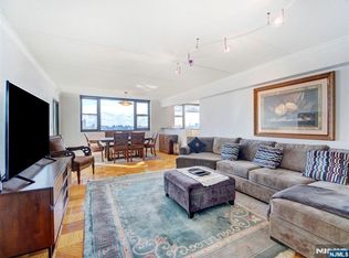 250 Gorge Rd APT 17L, Cliffside Park, NJ 07010