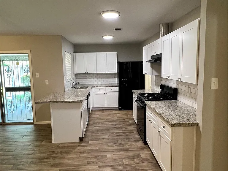 10503 Homestead Rd — Photo 8