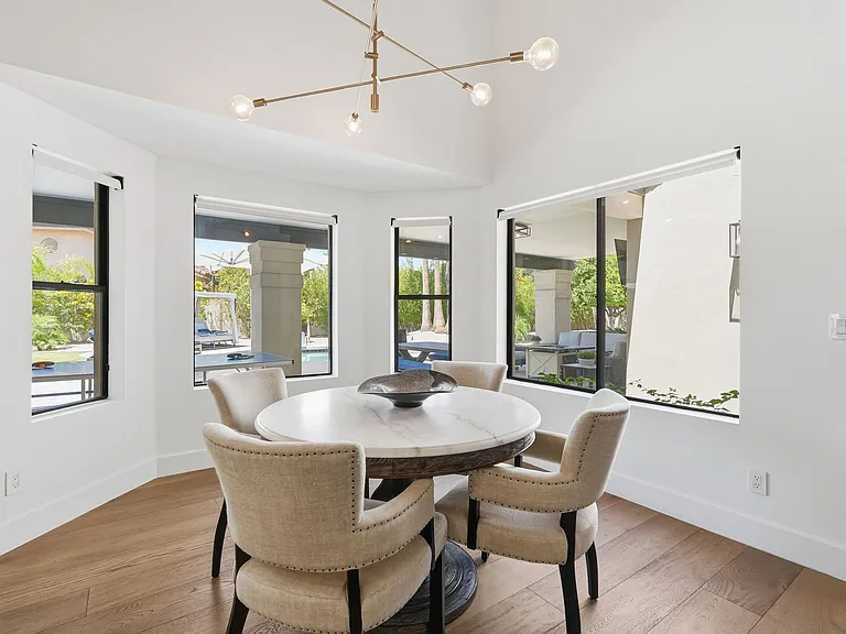 10636 E Desert Cove Ave — Photo 8