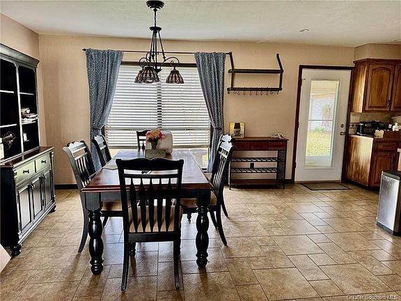 2nd image of 722 Belleview Dr
