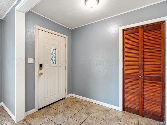 3rd image of 302 Tansy St