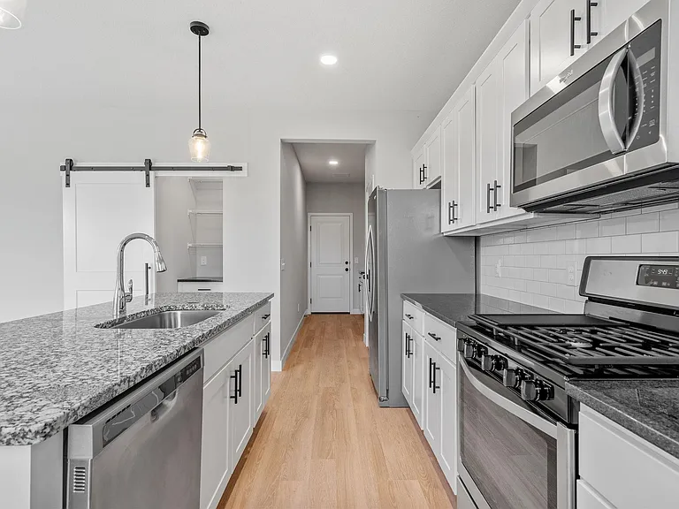 10410 Robinwood Rd — Photo 4