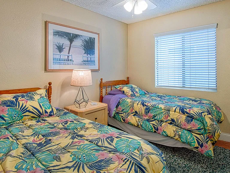 414 E Oceanfront — Photo 45