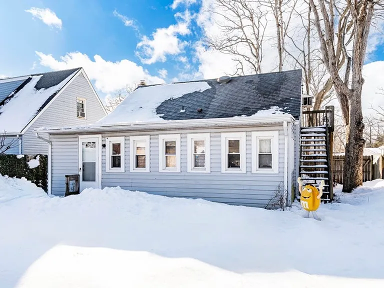 523 Martin Rd — Photo 11