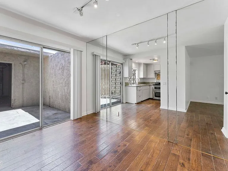 1316 Elm Ave #8 — Photo 4