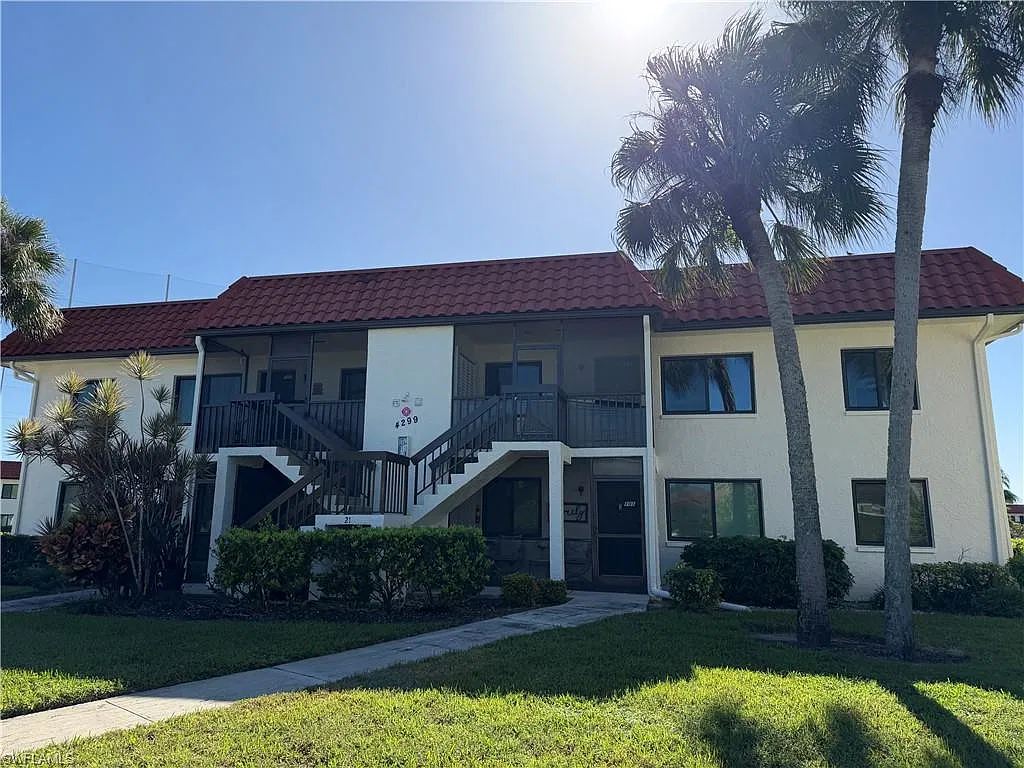 2 bed, 2.0 bath, 735 sqft, $2,300 — Photo 1