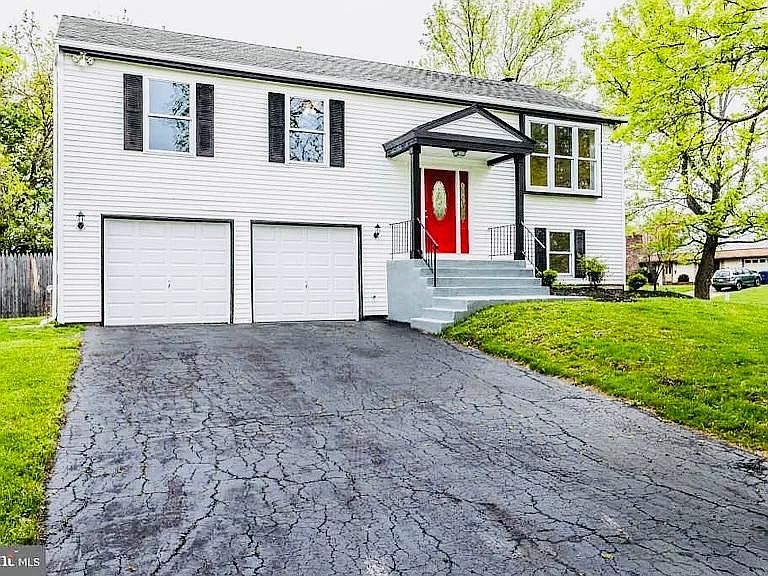 1st image of 9 Heather Dr