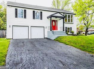 9 Heather Dr, Marlton, NJ 08053