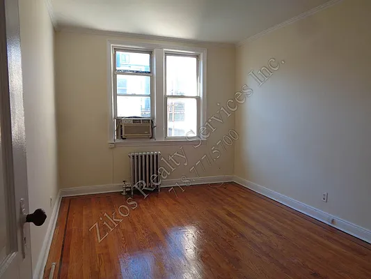 Rented by Zikos Realty Services | media 11