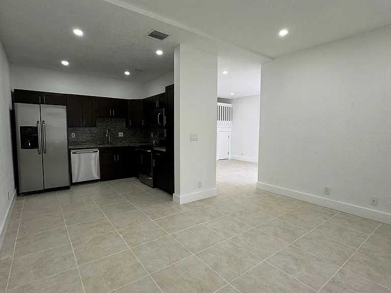 16820 SW 1st Mnr — Photo 17