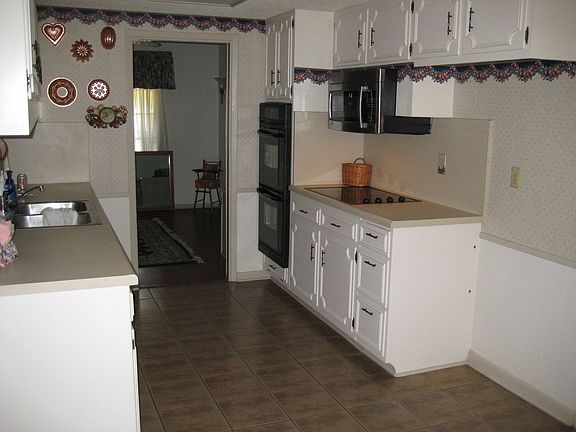 Kitchen- Dbl. Oven & Microwave