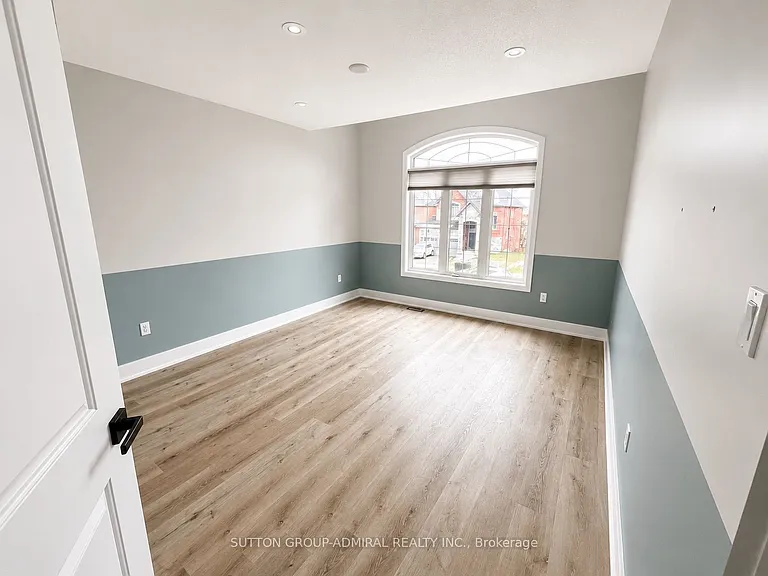 1320 Blackmore St — Photo 22
