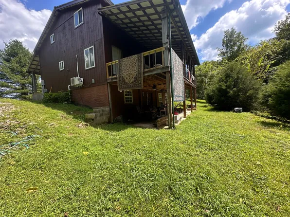 413 Monkey Bluff Rd, Burkesville, KY 42717