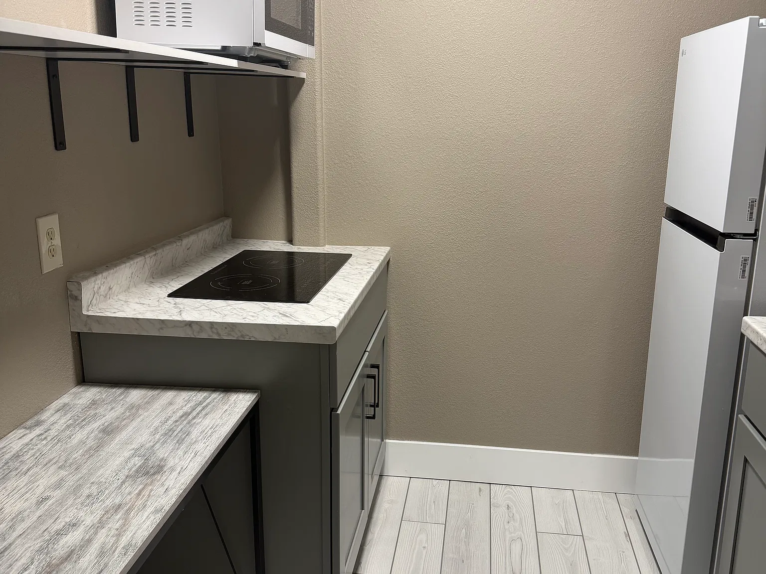 Studio, 300 sqft, $1,250 — Photo 4