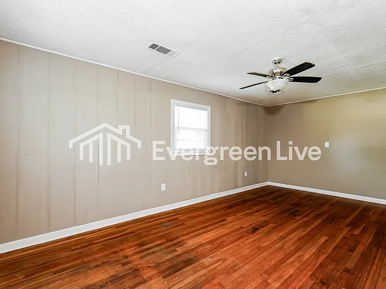 1138 Adkins Blvd — Photo 9