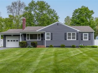 662 Beverly Dr, Webster, NY