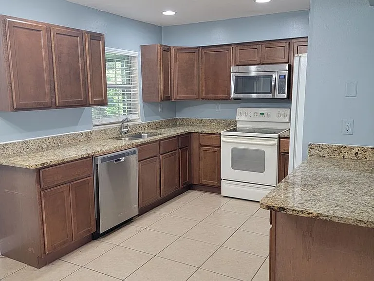 3738 S Apopka Ave — Photo 5