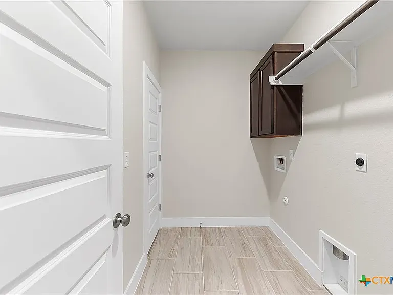 920 Campbelton Dr — Photo 3