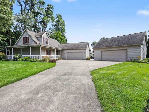 56695 Chippewa Dr, Three Rivers, MI 49093