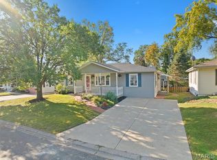 416 Bollman Ave, Edwardsville, IL 62025
