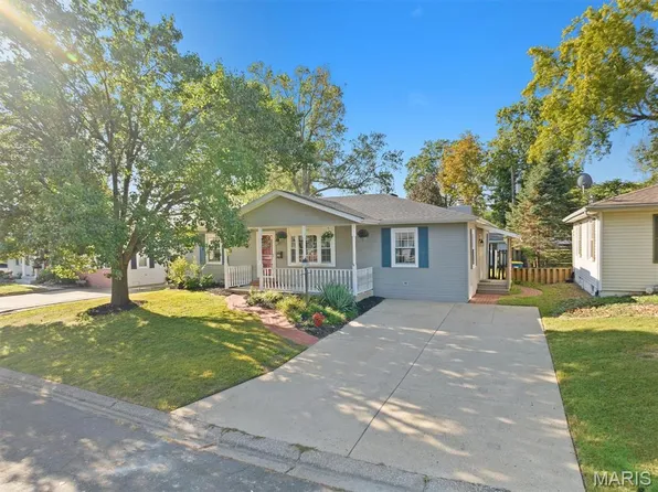 416 Bollman Ave, Edwardsville, IL 62025