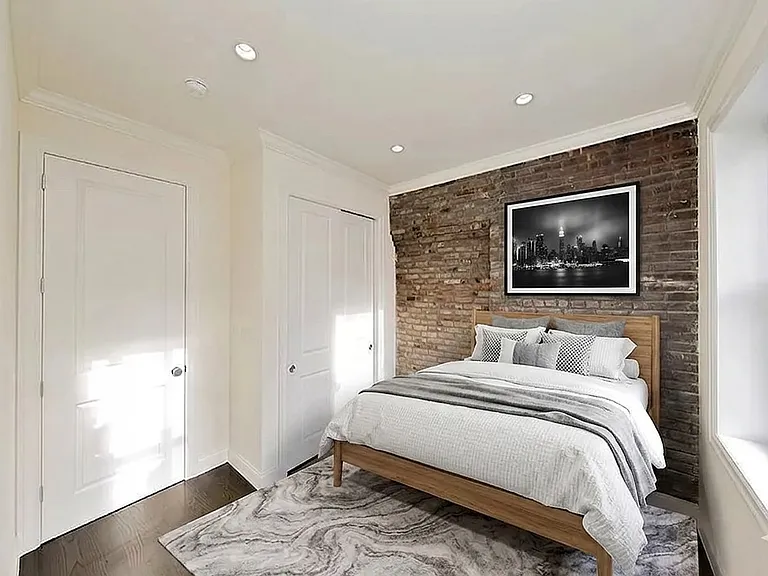 338 E 55th St #5B — Photo 3