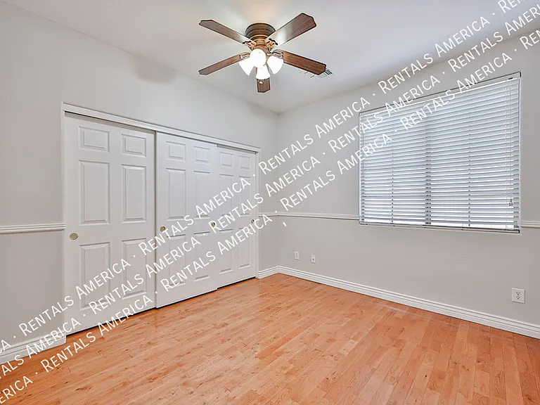 9710 S 45th Ave — Photo 31