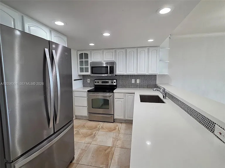 9001 SW 77th Ave #C509 — Photo 2