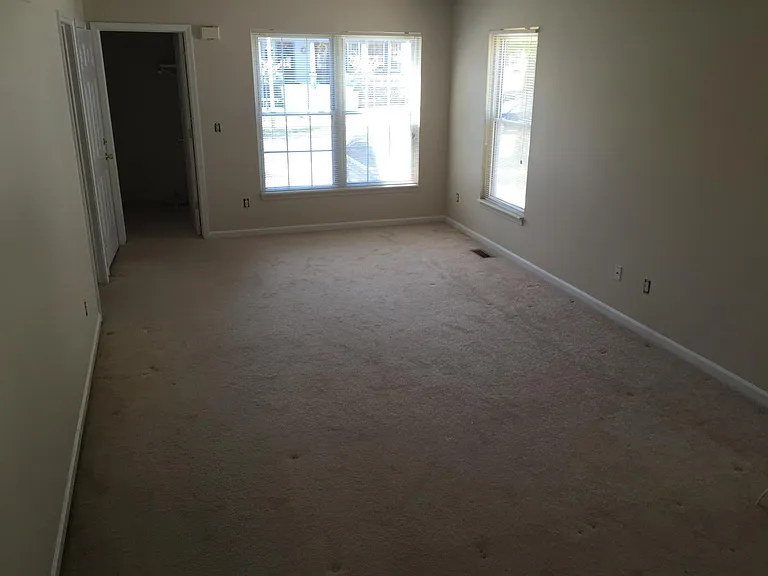 1008 Lakepointe St #1 — Photo 4
