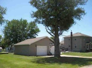 554 W Jefferson St, Winthrop, IA