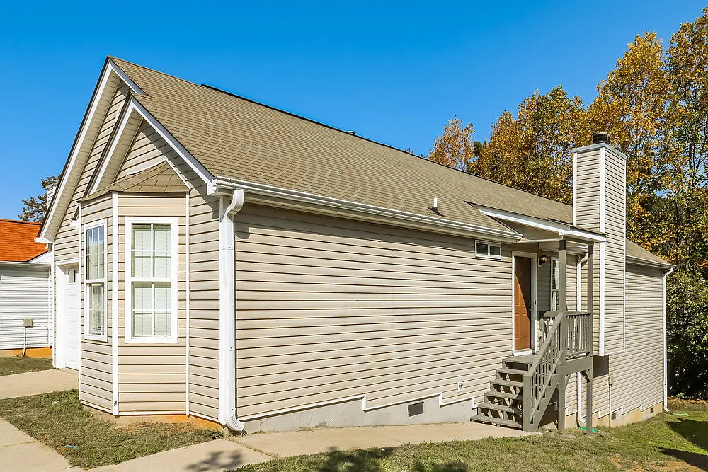 3 bed, 2.0 bath, 1149 sqft, $1,565 — Photo 3