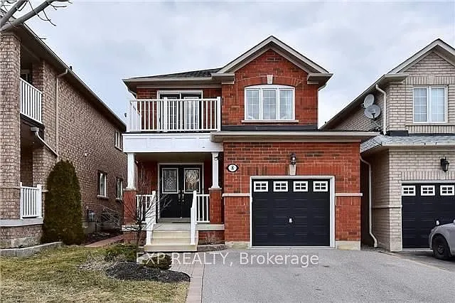 8 Rampart Cres — Photo 1