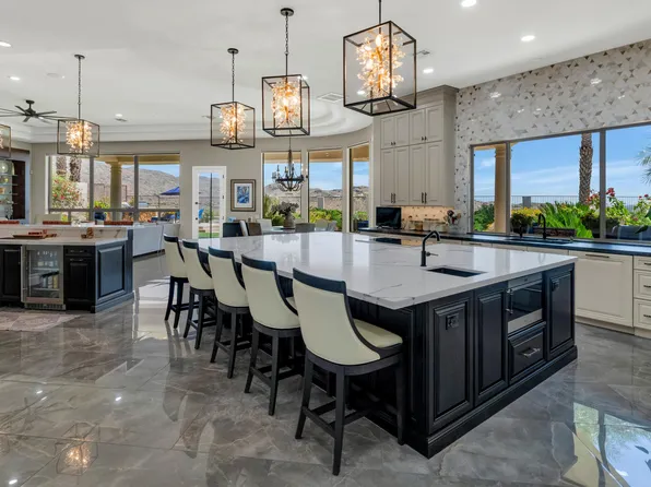 15645 S 7TH Street, Phoenix, AZ 85048