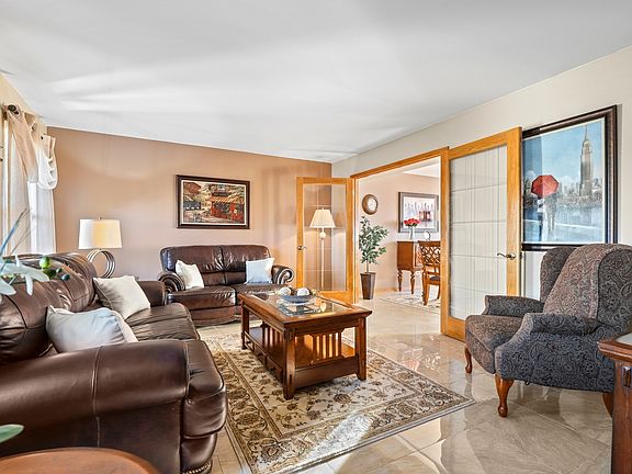 4th image of 8105 Parkside Dr