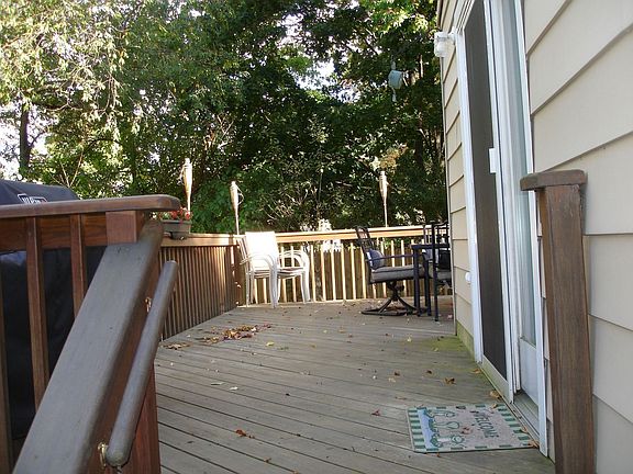Side view of deck(note sliders from kitchen)
