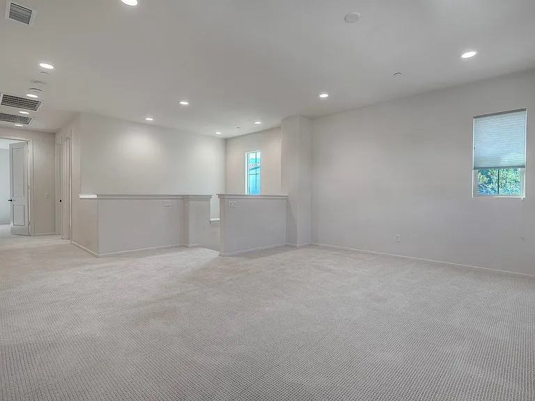 729 Merit Dr — Photo 14